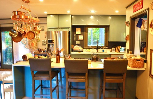 Decatur House | Boho Acre Retreat 20 mins from DT/Airport