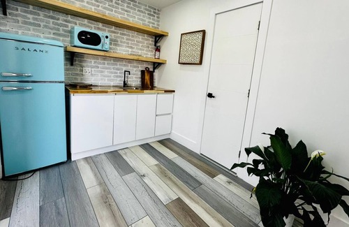 Coral Terrace House | Boho Apartment