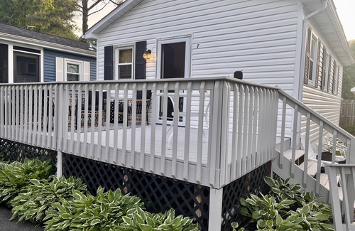 West Ocean City Cottage | Boho Beach Cottage- Quiet, Deck, Private parking, Bikes- 1 mi to Beach & Boards!