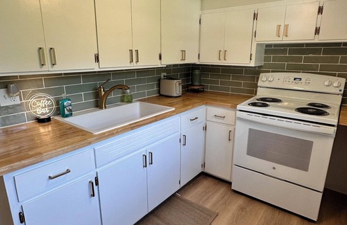 Bay City House | Boho beach cottage style 2 bedroom home