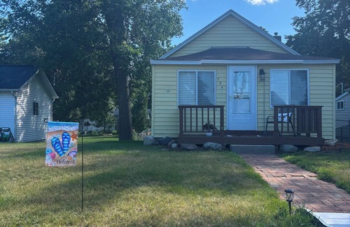 Bay City House | Boho beach cottage style 2 bedroom home