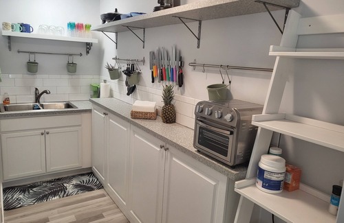 Jacksonville Beach Apartment | Boho Beach Getaway w/hot tub & day spa! 3minute walk to the beach