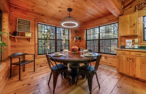Blue Ridge Cabin | Boho Bear Cave of Blue Ridge