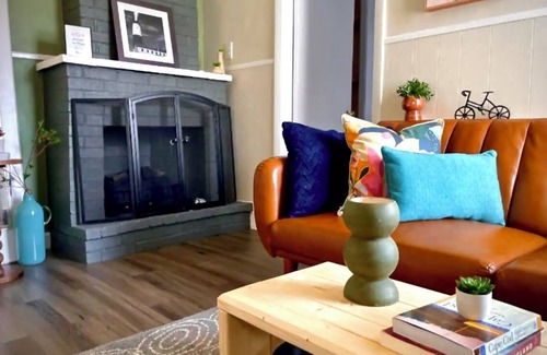 Pawtucket Apartment | Boho Breeze Romantic stay by UHome