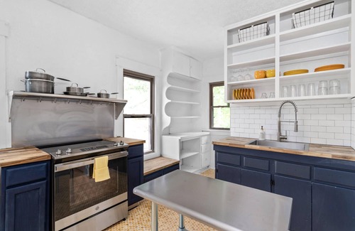 Xenia House | Boho Bungalow: 3BR on Miami Bike Path, Sleeps 7!