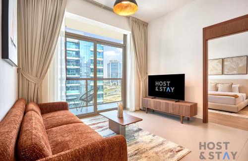 Al Barsha Apartment | Boho-Chic Comfort - 1BR Haven - Marquis 2020 Arjan