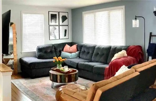 North Tonawanda House | Boho Chic House w/hot tub - 15 min from Niagara Falls!