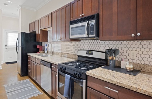 Midtown Apartment | Boho Chic Vibes 1-bedroom apartment with AC, WiFi Midtown Houston