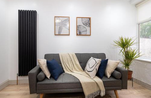 New Brighton Apartment | Boho Flat New Brighton, free WiFi and parking