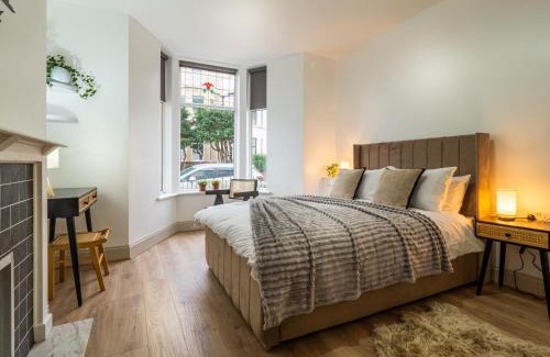 New Brighton Apartment | Boho Flat New Brighton, free WiFi and parking