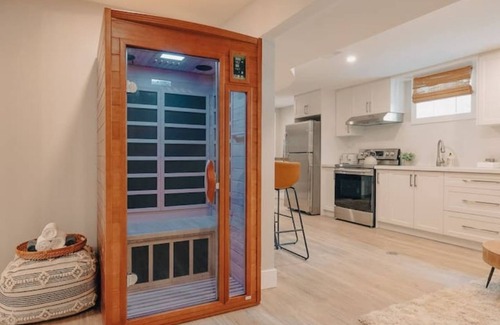 Midland House | Boho Hideaway w/Hot Tub & Sauna!
