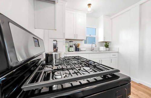 Ocean Beach House | Boho Home in Ocean Beach- Sleeps 4- Walk 2 Beach