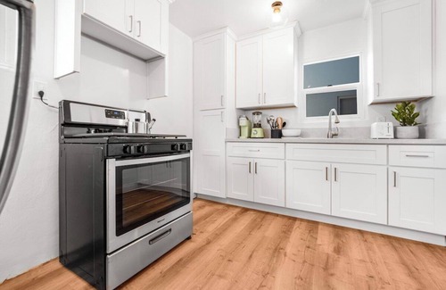 Ocean Beach House | Boho Home in Ocean Beach- Sleeps 4- Walk 2 Beach