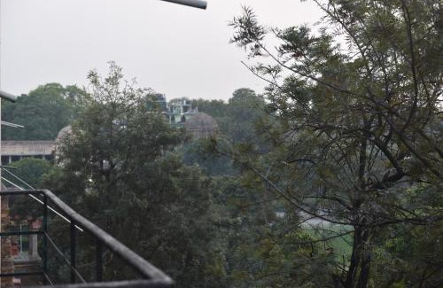 Hauz Khas Village Apartment | BOHO House, Hosted by Gypsy Cafe