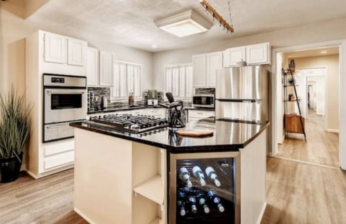Oak Cliff House | BOHO Living -Bishop Arts District Mins to Downtown