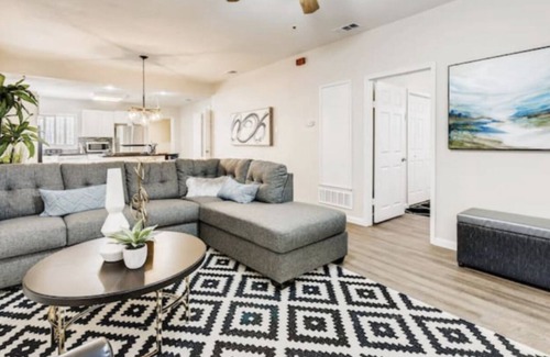 Oak Cliff House | BOHO Living -Bishop Arts District Mins to Downtown