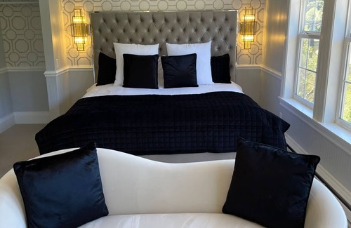 Northwood Hotel | Boho Manor Resort - Studio D