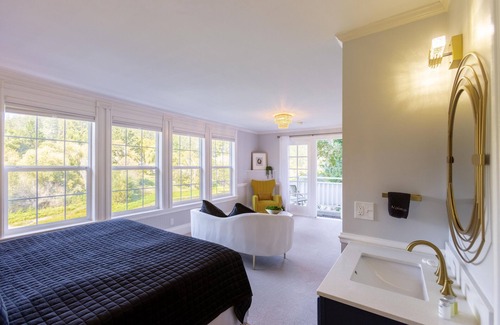 Northwood Hotel | Boho Manor Resort - Studio D