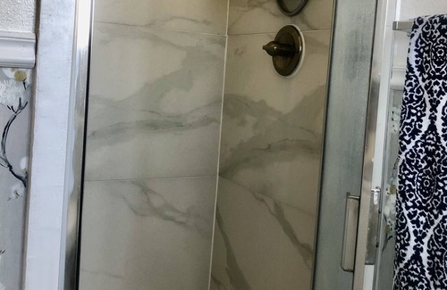 Fountain Valley House | Boho master BR w/ private bath in central OC