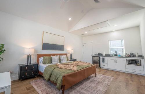 South Central Houston Apartment | Boho-Mod Studio at East Downtown