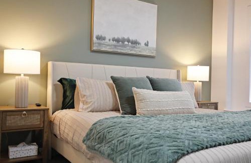 Northwest Edmonton House | BoHo Retreat with King Beds, Golf, Disney+, Near WEM