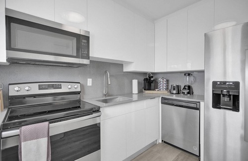Miami Beach Apartment | Boho Suite 2BD/2 BA Miami Beach Lincoln Villa Free Parking