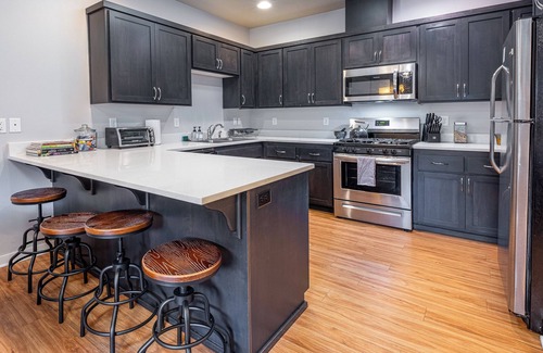 Corvallis House | Boho Vibes- family townhouse w/gourmet kitchen