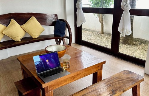 Clarin House | Bohol Beach House Costa Cantagay 4 bdrms for 10-12 pax (beachfront)