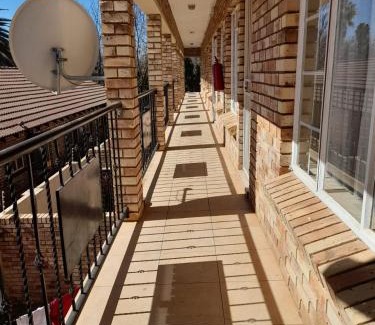 Potchefstroom House | Boiketlong Stay