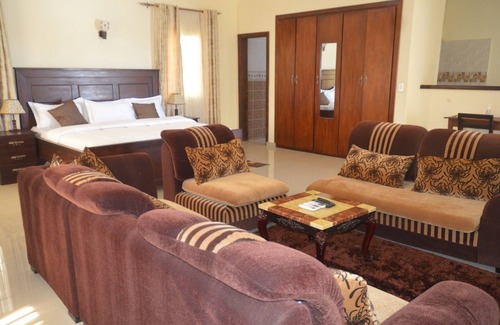 Monrovia House | Bojelene Guest House