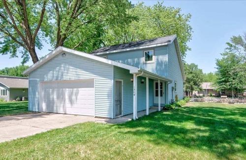 Wahpeton House | Boji Waterfront Shack- Miller’s Bay Canals