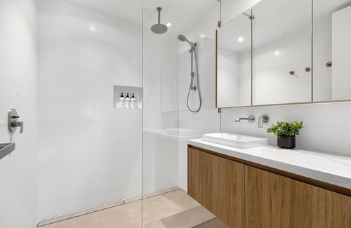 Birtinya Apartment | Bokarina Beach 3 Bedroom Luxury Apartment