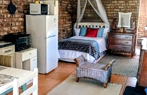 Boknes Strand Apartment | Boknes Beach Cottage - minutes to the seashore, lagoon, shops & more!