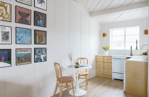 South Oceanside Apartment | 'Bold As Love' Suite 1 *Walking distance to beach & shops*