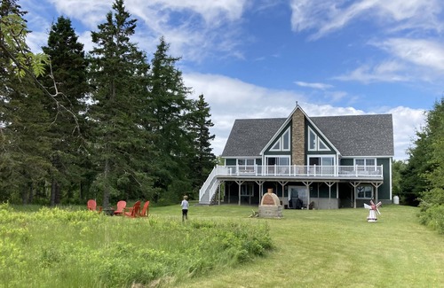 Eastport House | Bold coast at its finest! Beautiful home on the water just outside Eastport