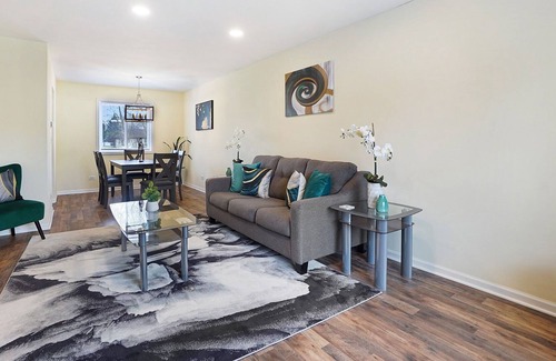 Fox Valley House | Bolingbrook FHS Rental - Woodview Ct