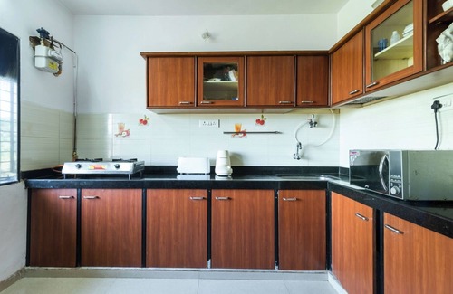 Kandivali East House | Bollywood-Inspired 3BHK with Kitchen in Kandivali