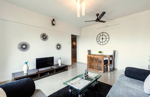 Kandivali East House | Bollywood-Inspired 3BHK with Kitchen in Kandivali