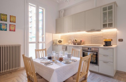 Saragozza-Porto Apartment | BOLOGNA CENTRAL in Art Nouveau Charming Building