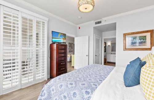 Naples House | Bologna Golf Condo in the Lely Resort