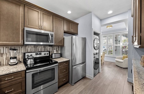 Naples Apartment | Bologna - Luxury 2-BR Condo with Lake & Golf Views at Green Links, Lely Resort. Access to Pool, Hot Tub, Tennis Courts, and Golf Courses. Near Naples Beaches & Downtown