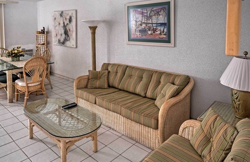 Bolongo Bay Condo | Bolongo Bay Oceanfront Condo w/ Community Pool!