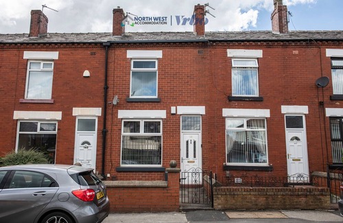 Bolton House | Bolton 2 Bedroom House | Free Parking & WiFi | Ideal for Long Stays