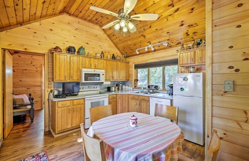 Bolton Landing Cottage | Bolton Landing Cottage w/Deck, Walk to Beach!