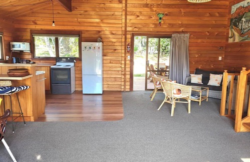Whangapoua Cottage | Boltons Bach - Whangapoua Bach