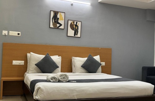 Kukatpalli Hotel | Bommarillu Residency