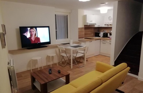 Teilhard Apartment | Boms Appart