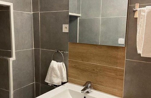 Teilhard Apartment | Boms Appart