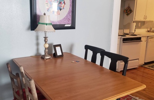 Washington Square Apartment | Bon Aire Apartment is in downtown Mobile on the Mardi Gras Parade Routen