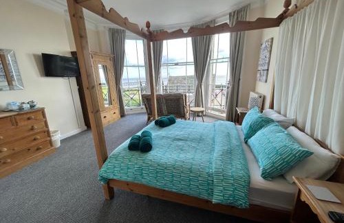 Lowestoft House | Bon-Ami